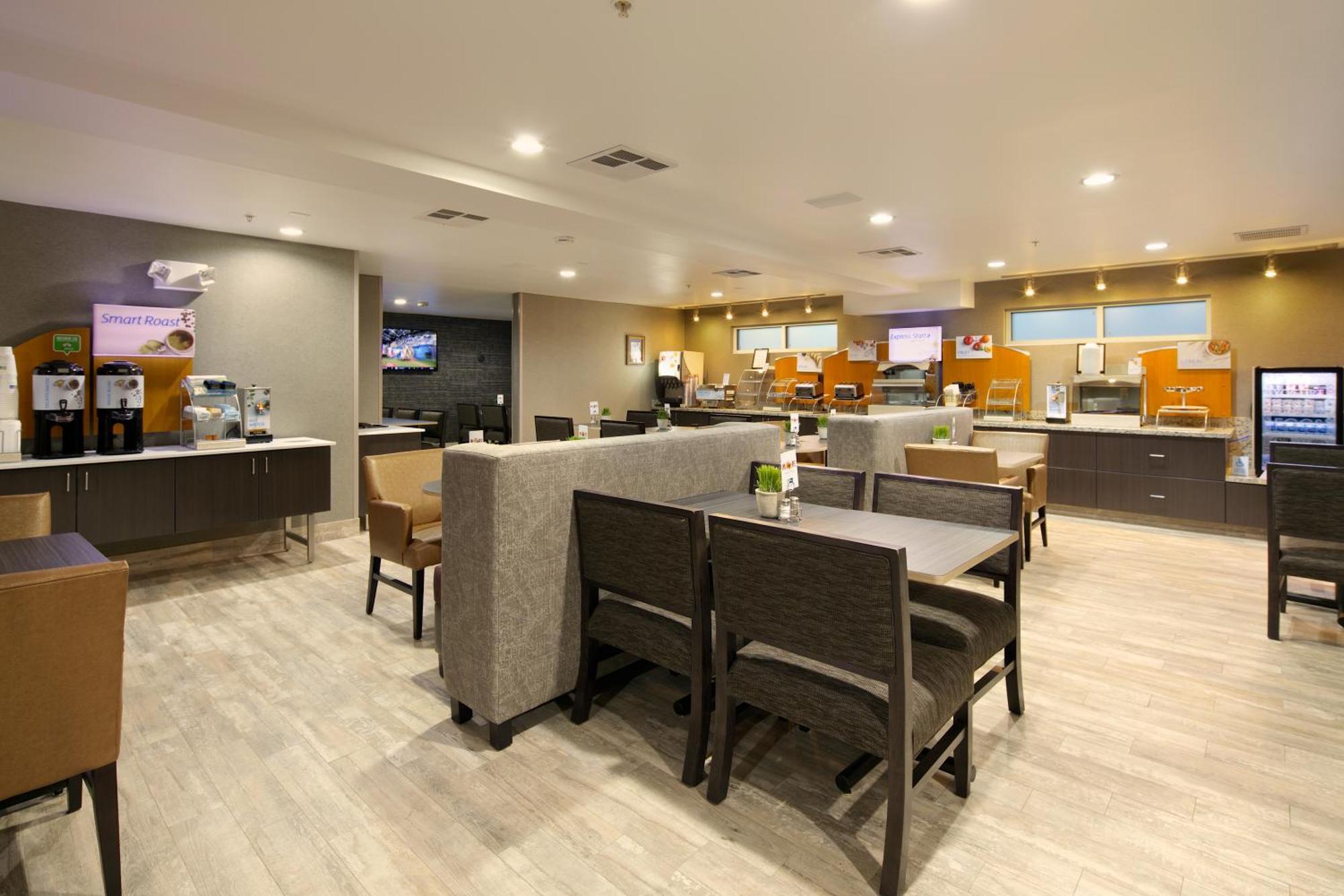 Holiday Inn Express Hotel & Suites - Paso Robles By Ihg Esterno foto